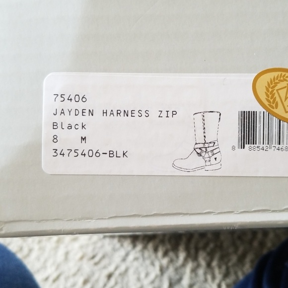 Boot - Picture 6 of 7